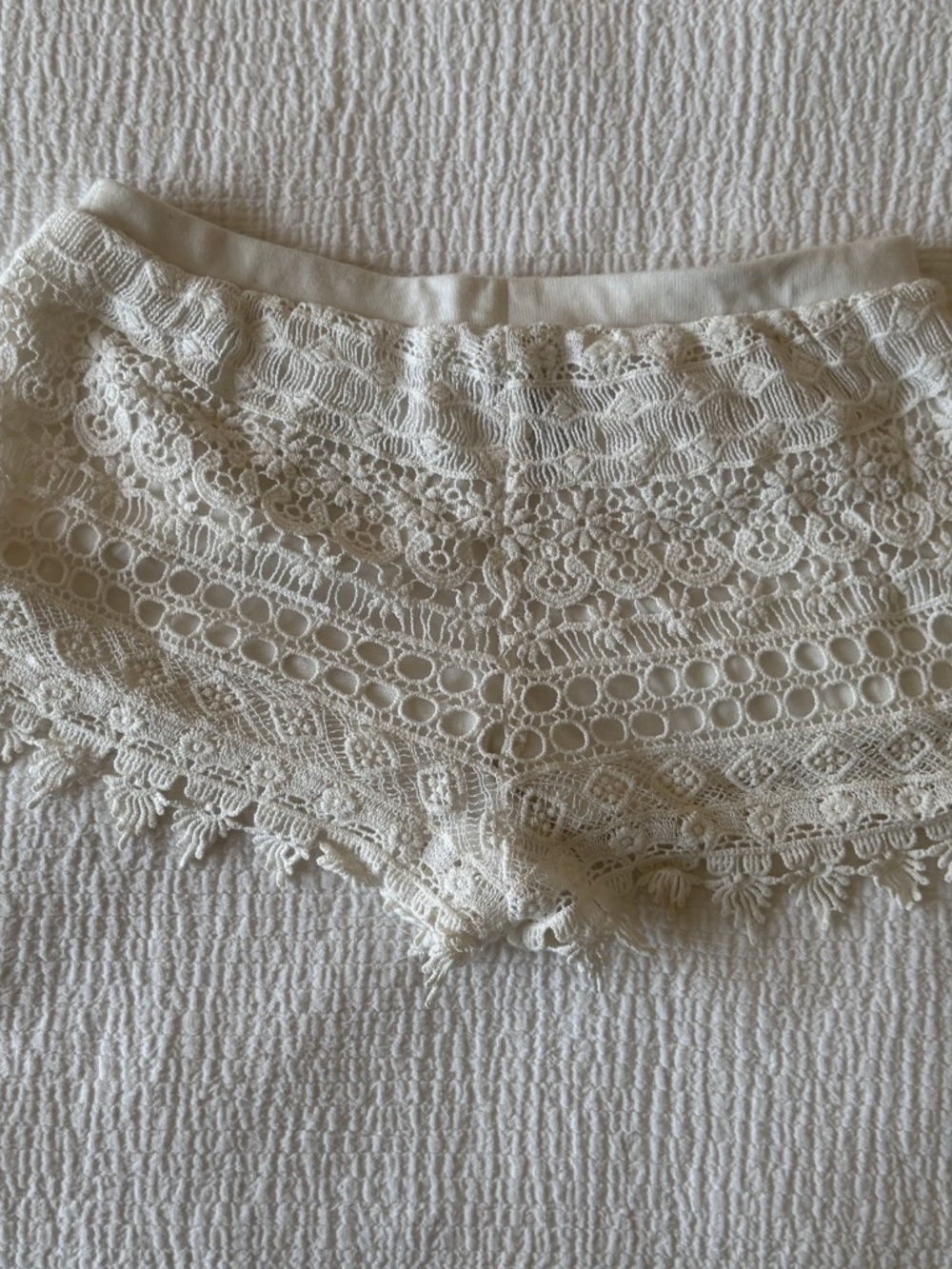 H&M Divided White Lace Shorts - XS - Picture 2 of 5